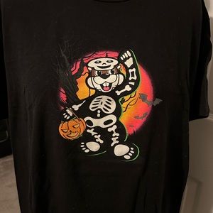 Buc-ee’s Halloween 2022 T-Shirt Size L - Glows in the dark